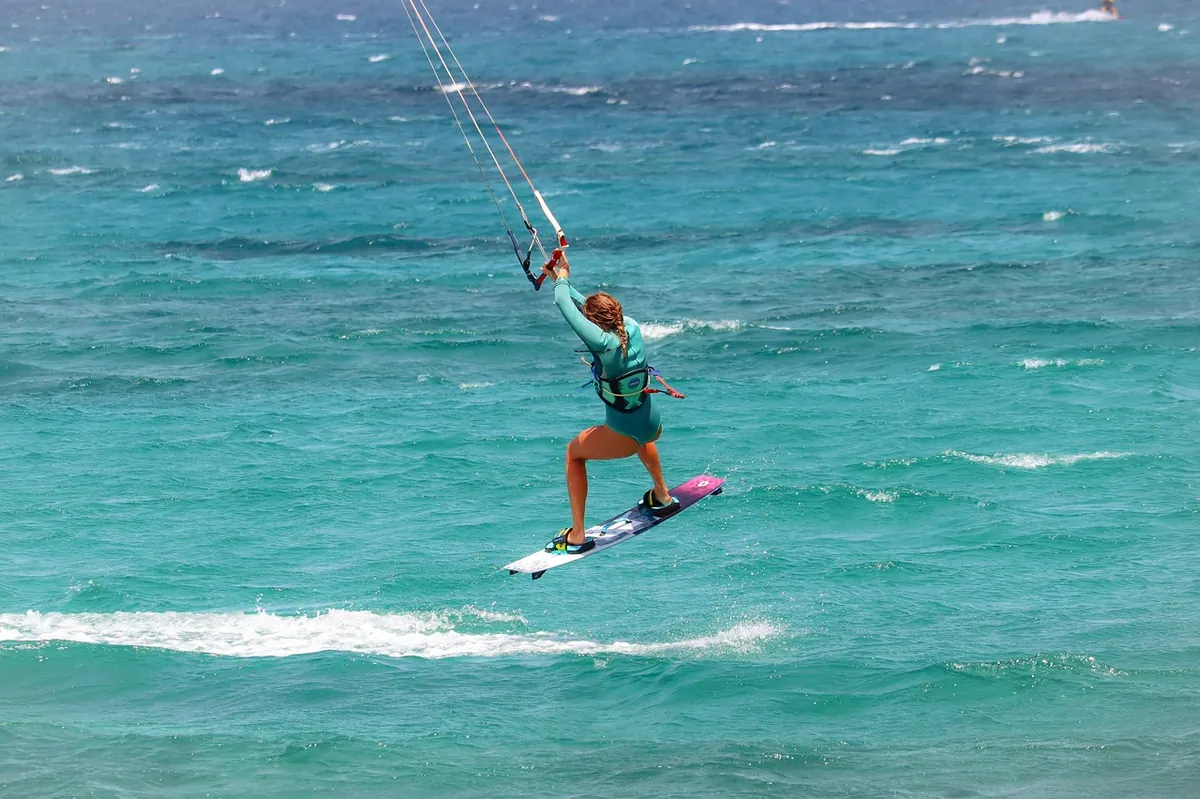 Common Kite Flying Mistakes in Gusty UK Weather (and How to Fix Them)